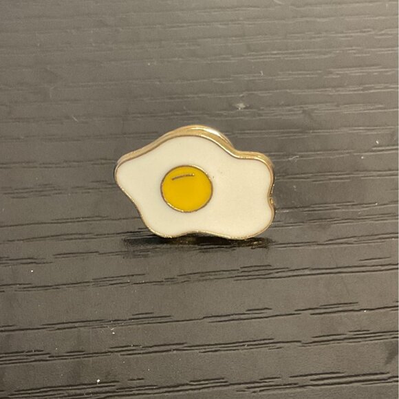 Fried Egg Enamel Pin for the Dairy Lover or Chef - Picture 1 of 3